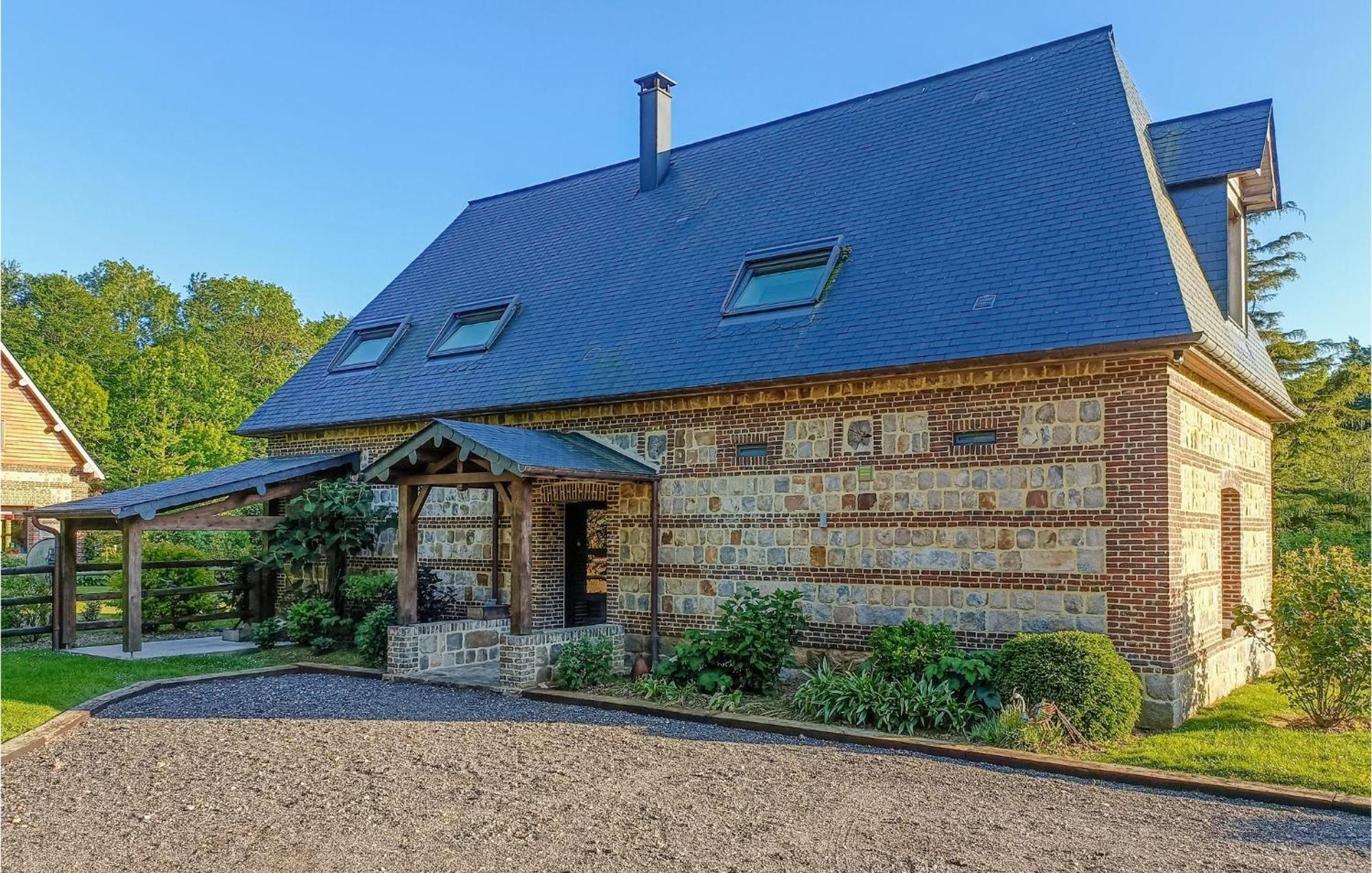 Stunning Home In Paluel With Wifi エクステリア 写真