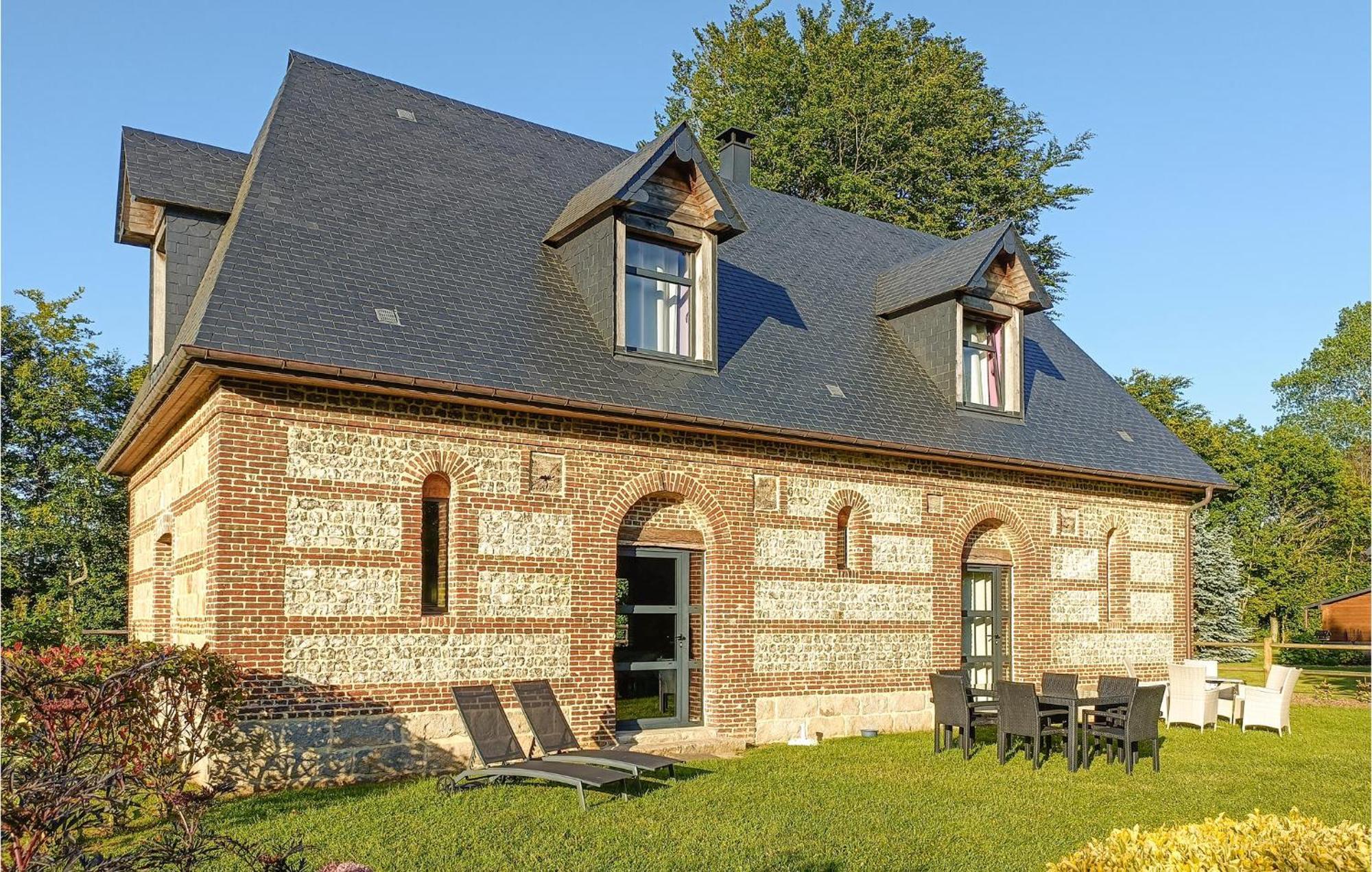 Stunning Home In Paluel With Wifi エクステリア 写真